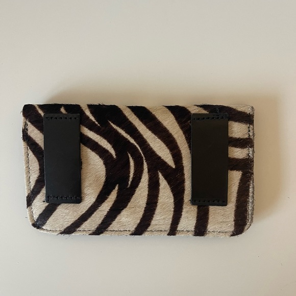 Striped Hide leather belt pouch in EUC - Picture 3 of 6